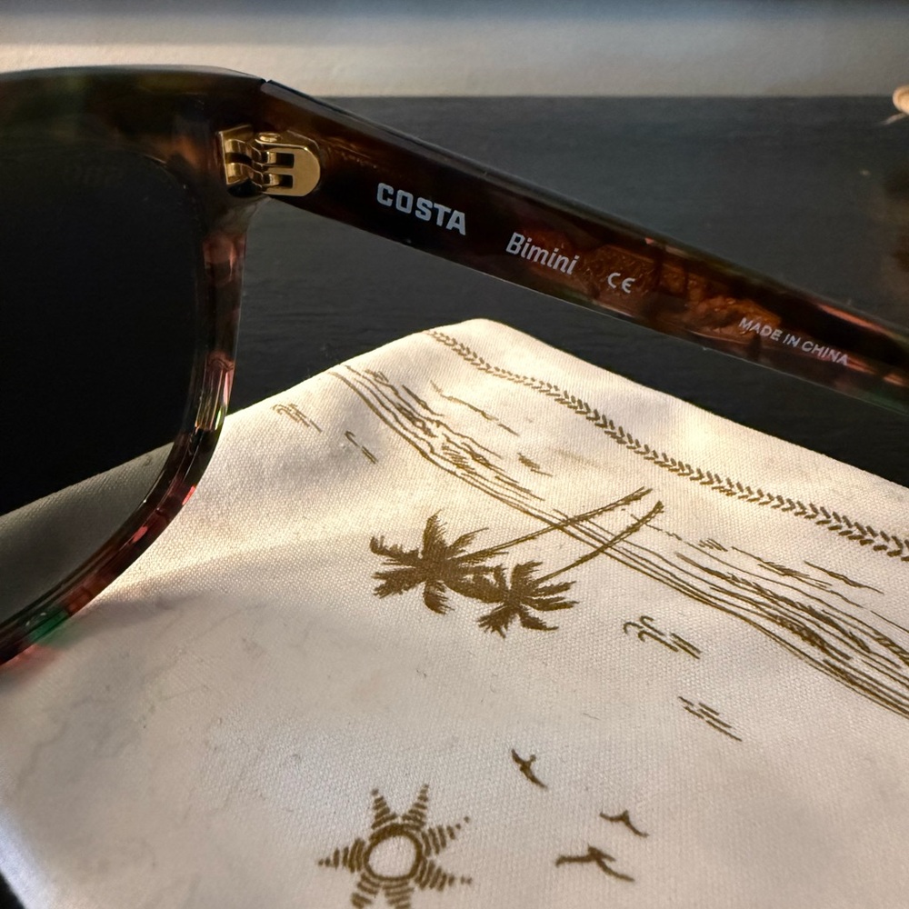 Costa Bimini Sunglasses with Case - Picture 6 of 7